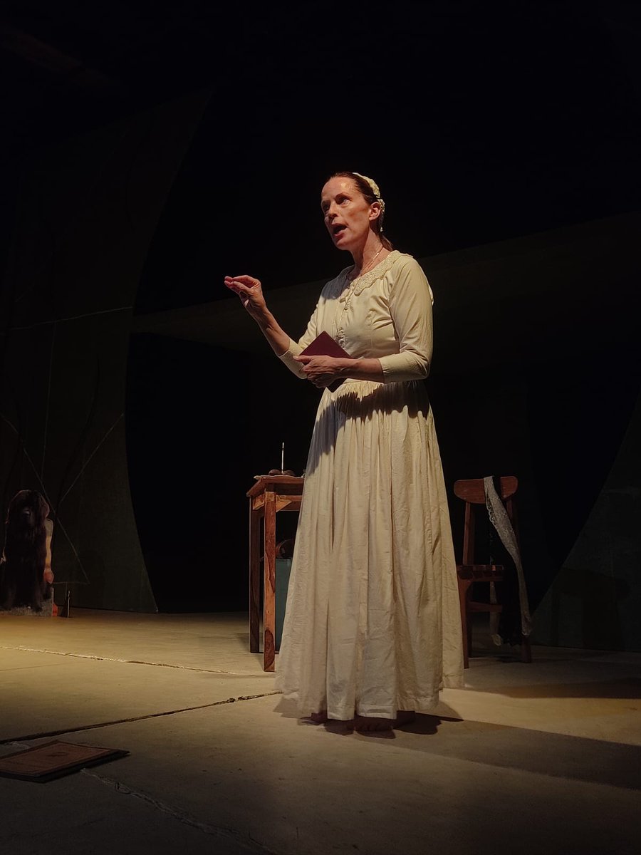 Thank you Kathleen Mulligan for this outstanding solo performance in 'The Belle of Amherst'. 
Thank you theatre loving audience for so much ❤️!! 
#shilpeetheatre #emilydickinson #soloperformer #kathleenmulligan