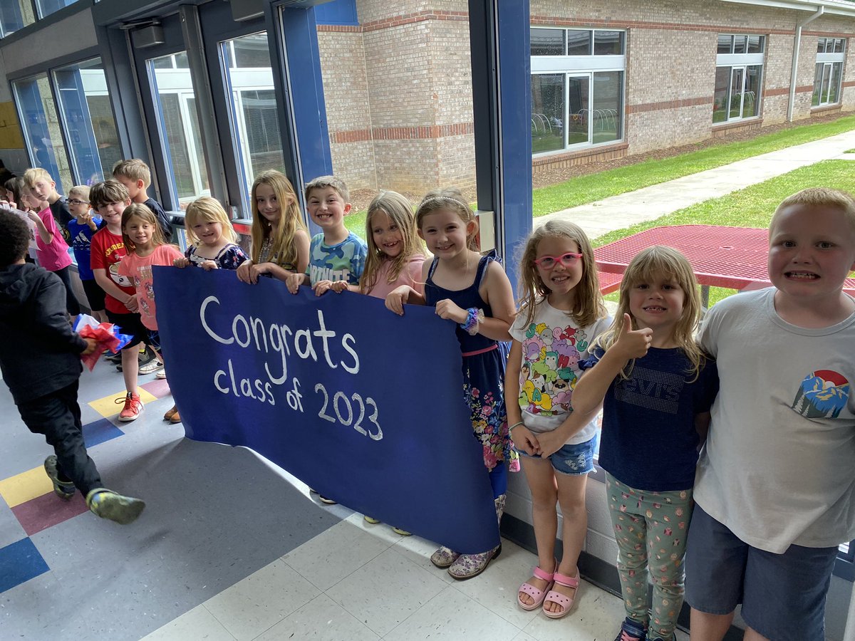 mrspruittfirst's tweet image. Celebrating the class of 2023! Congratulations, seniors! @MillsRiverSch