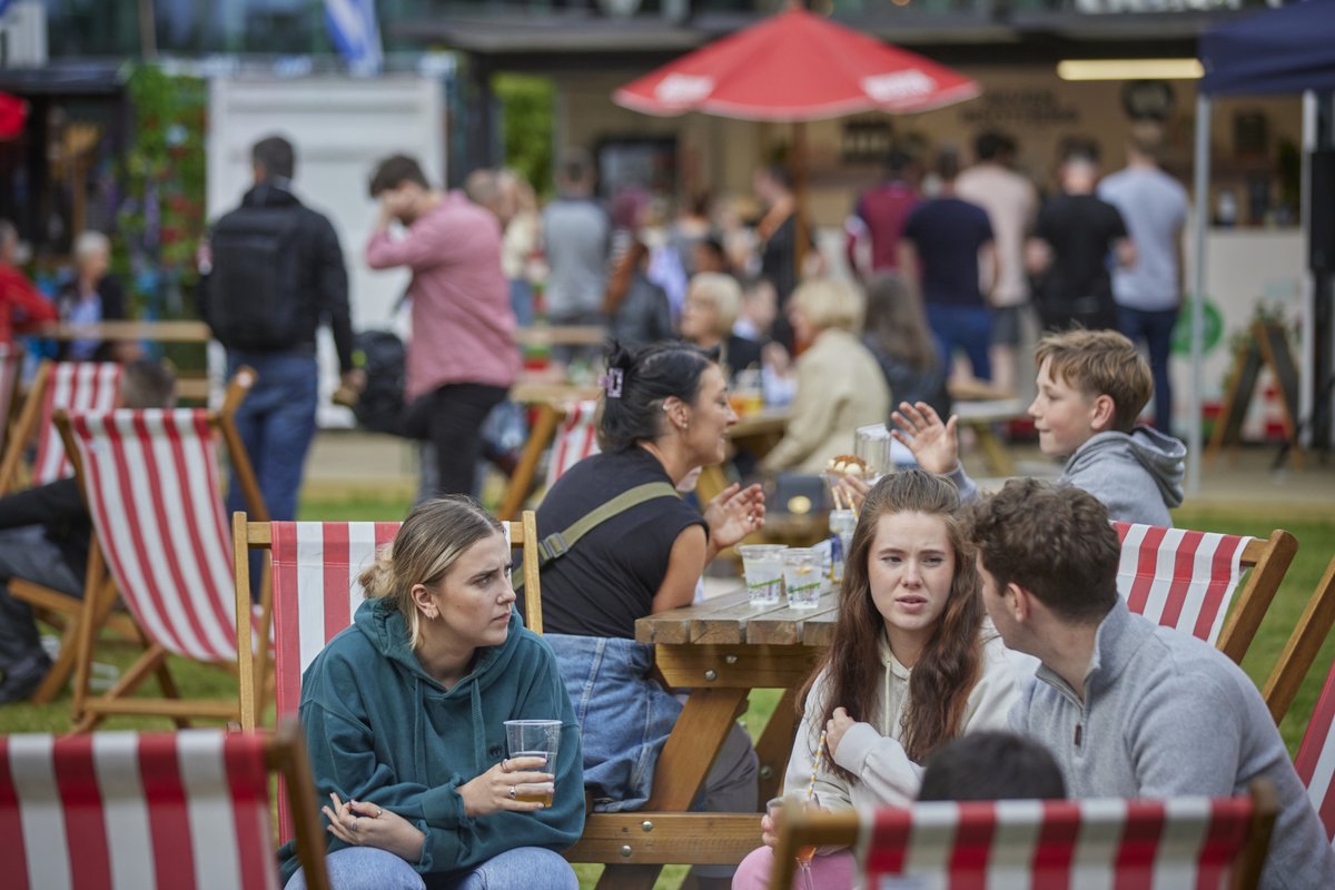 visit_mcr's tweet photo. FREE festival, @WITWeekend is 🔙 with over 200 free activities, including:

🎵 live music
⚽ sport
🕺 dancing
🎭 performances
🪴 gardening
🎤 talks
🎨 creative workshops 

📆 Saturday 3rd and Sunday 4th June
📍 @MediaCityUK 

🔗 https://t.co/j3LLYI2vbI https://t.co/am17KHG74i