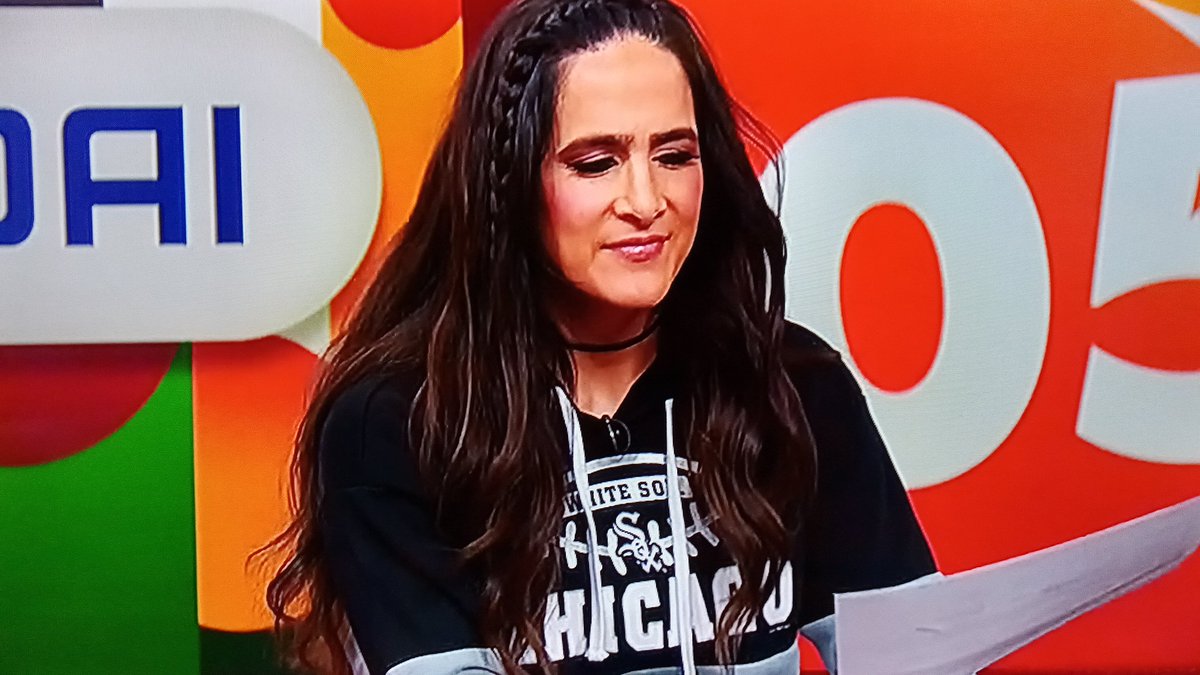 TWO THUMBS UP 👍👍 to @LaurenShehadi for showing love to the #SouthSideHitmen on today's episode of #MLBCentral! 👏✌️😉 #WhiteSox #MLBTwitter #SouthSideOrDie #SoxSide #SoxPride #108ing