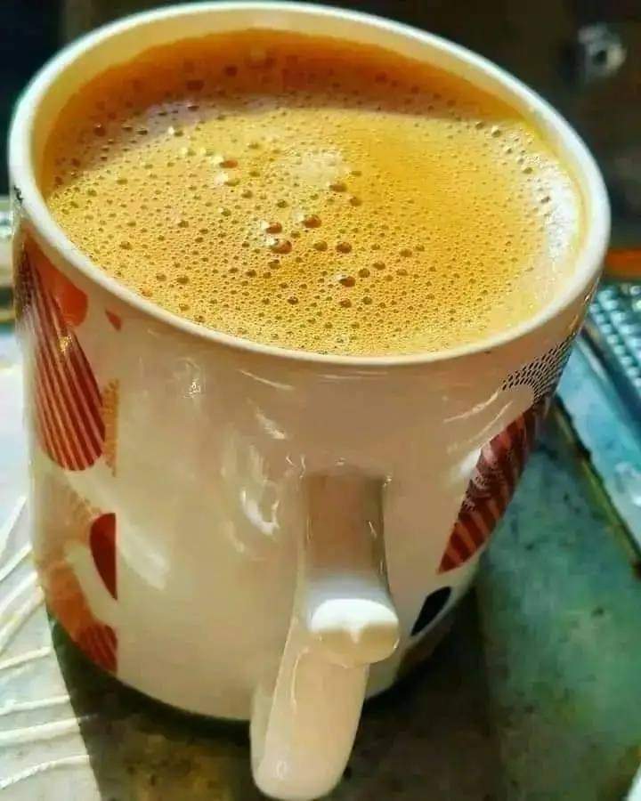 میری شامیں مہکتی ہیں تیری یادوں سے
میری چائے میں بھی شامِل ہے محبت تیری🫶