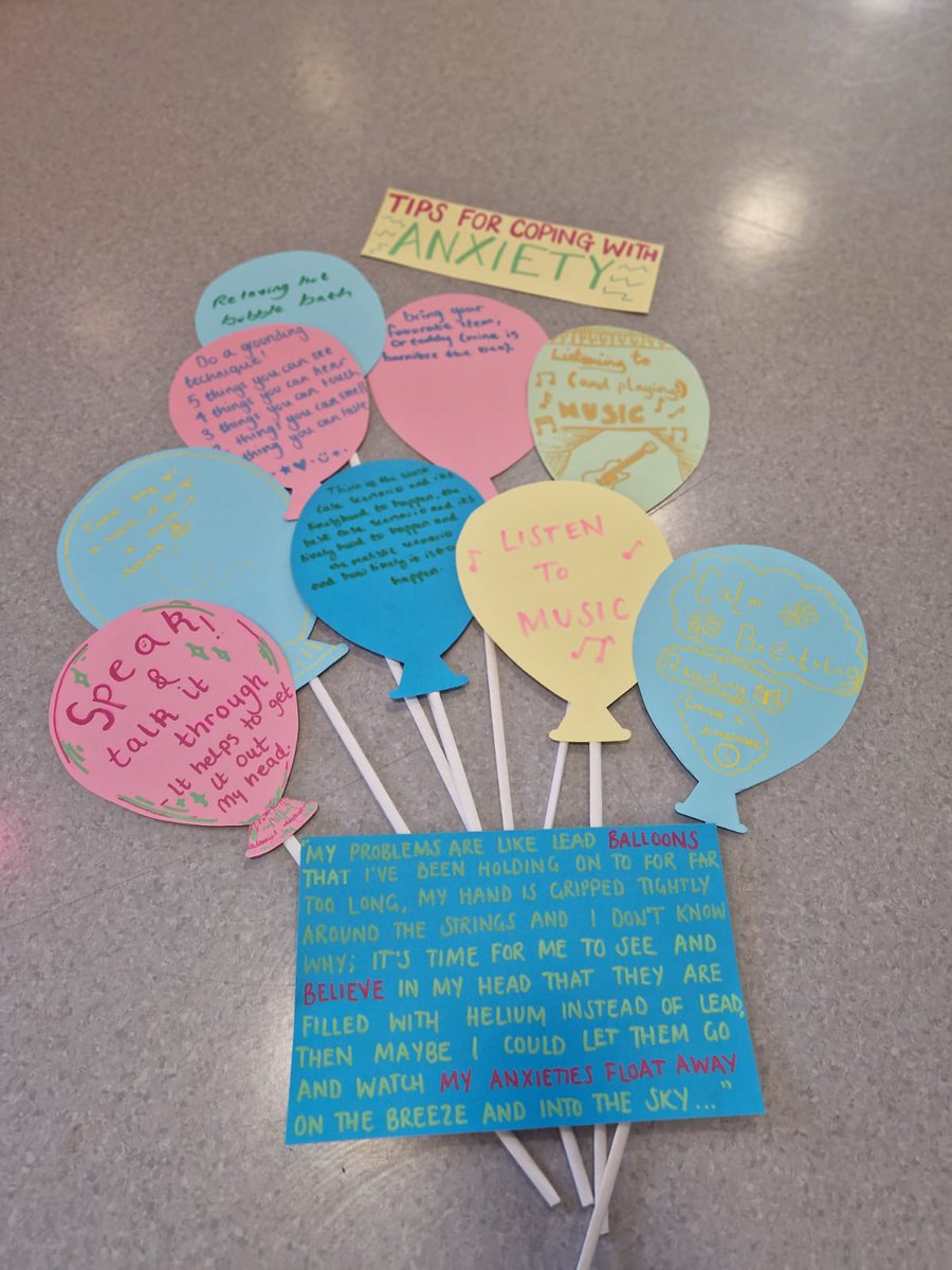 mymindfeed's tweet image. The young people had a lovely afternoon tea with the older people from #CherryWard They  discussed together what helps with coping with anxiety and created this brilliant display 🤩 #MentalHealthAwarenessWeek #ToHelpMyAnxiety #DementiaCare #AncoraHouse #CYPMentalHealth