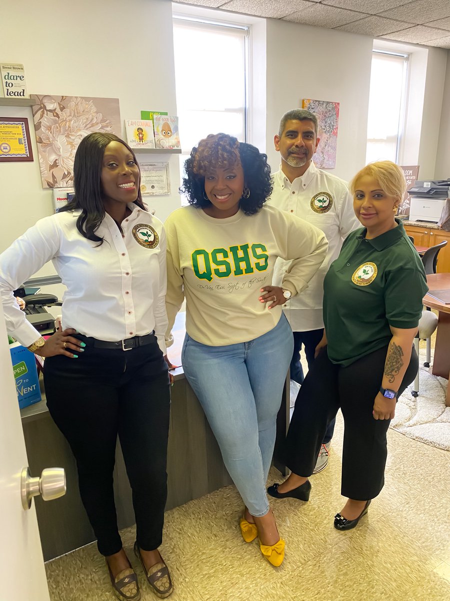 Dr_JVanEss's tweet image. 🗣️Who do you rep’? We rep’ Queens South High Schools! 💪🏾

I’m a proud Southside, Jamaica Queens girl. So when you see QSHS on my chest, know that this is #LegacyWork for me as. I want our students to see me and know that they, too, can. Demography doesn’t determine your destiny!