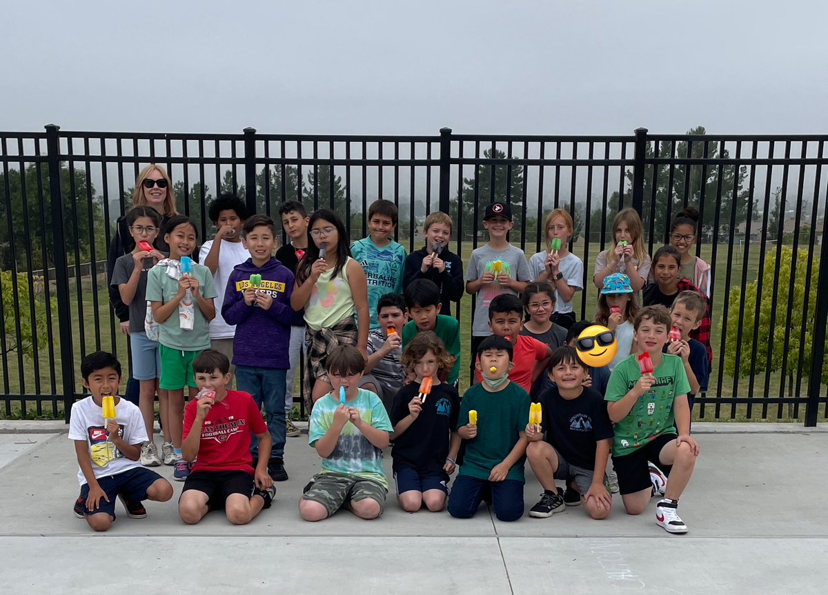DavidsonMViT's tweet photo. Day of Awesomeness @MountainViewPTA #simivalleyusd #mvitsimi #thirdgraderocks https://t.co/7uxZwh2tbT