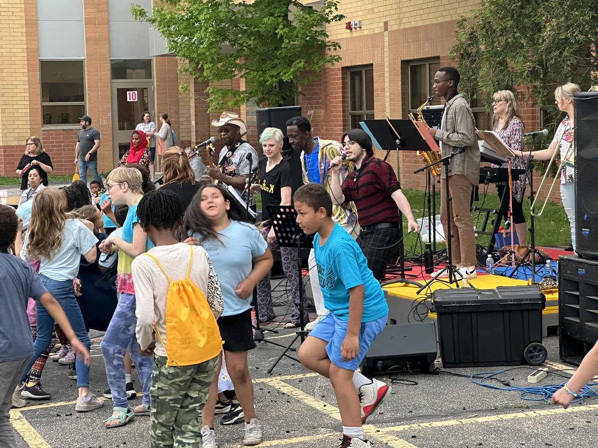 RiversideOtters's tweet photo. Riverside would like to declare @KnufunkL as their official band. We hope they are ok with that. 🤩
(We loved them at the Riverside Family Picnic) https://t.co/BEY6pWvSww