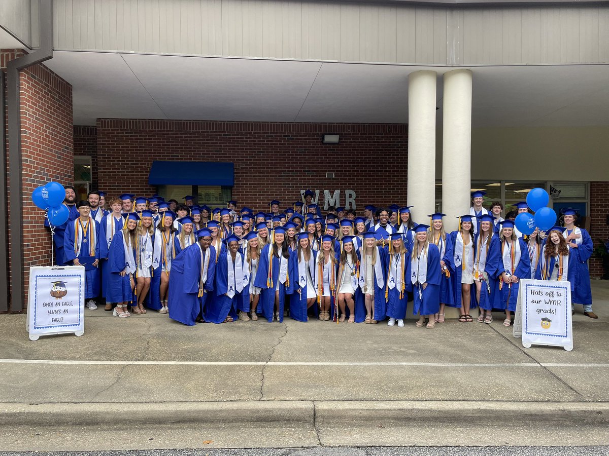 Senior Stroll in "The Nest" this morning. Congratulations to the Class of 2023. We are so proud of all of you! Once an Eagle always an Eagle. Fly high! #BeAnEAGLE