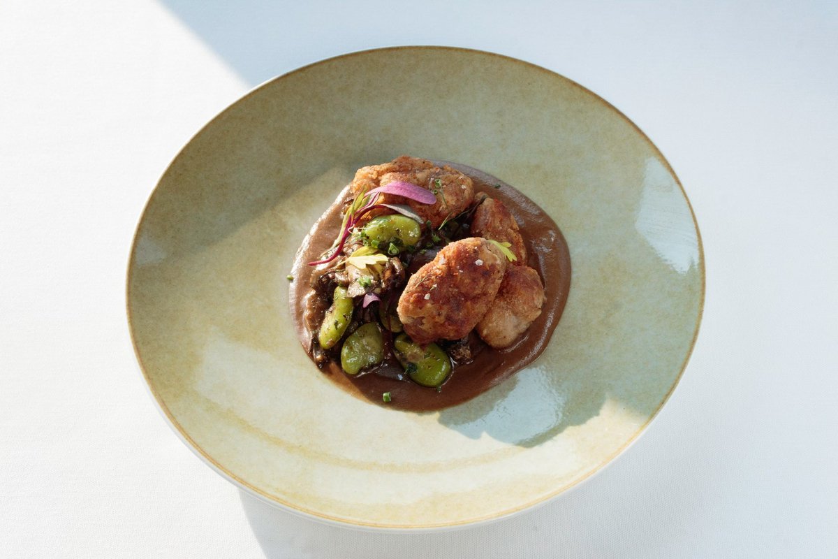 Treat yourself to a sweet escape with us tonight 🍴

Seared Sweetbreads // maitake | fava beans | mushroom cream

📷: michaelray.jpeg on IG