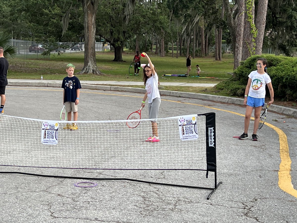 wishwithsara's tweet photo. Can’t wait for summer camp with #TheTennisConnection in Brandon/Riverview/Valrico! Had a blast at their booth #alafiaelementary!!! 🎾🎾🎾 https://t.co/VhhLdk0IFK