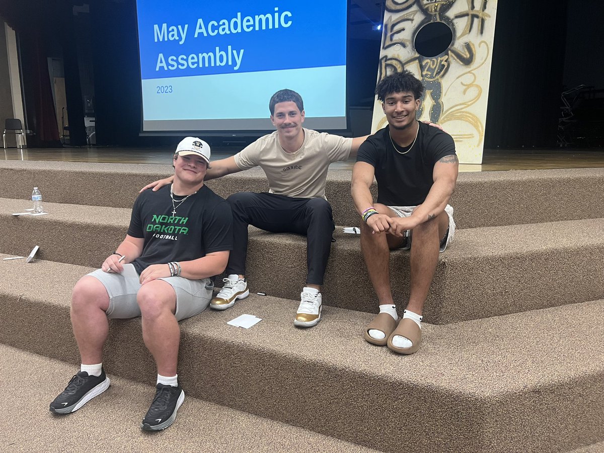 KelceAmy's tweet photo. Thanks for coming to visit us today!❤️🏈@xaviernwankpa01 @jaxon1538 @BorudCade https://t.co/x4FmxpZgJj