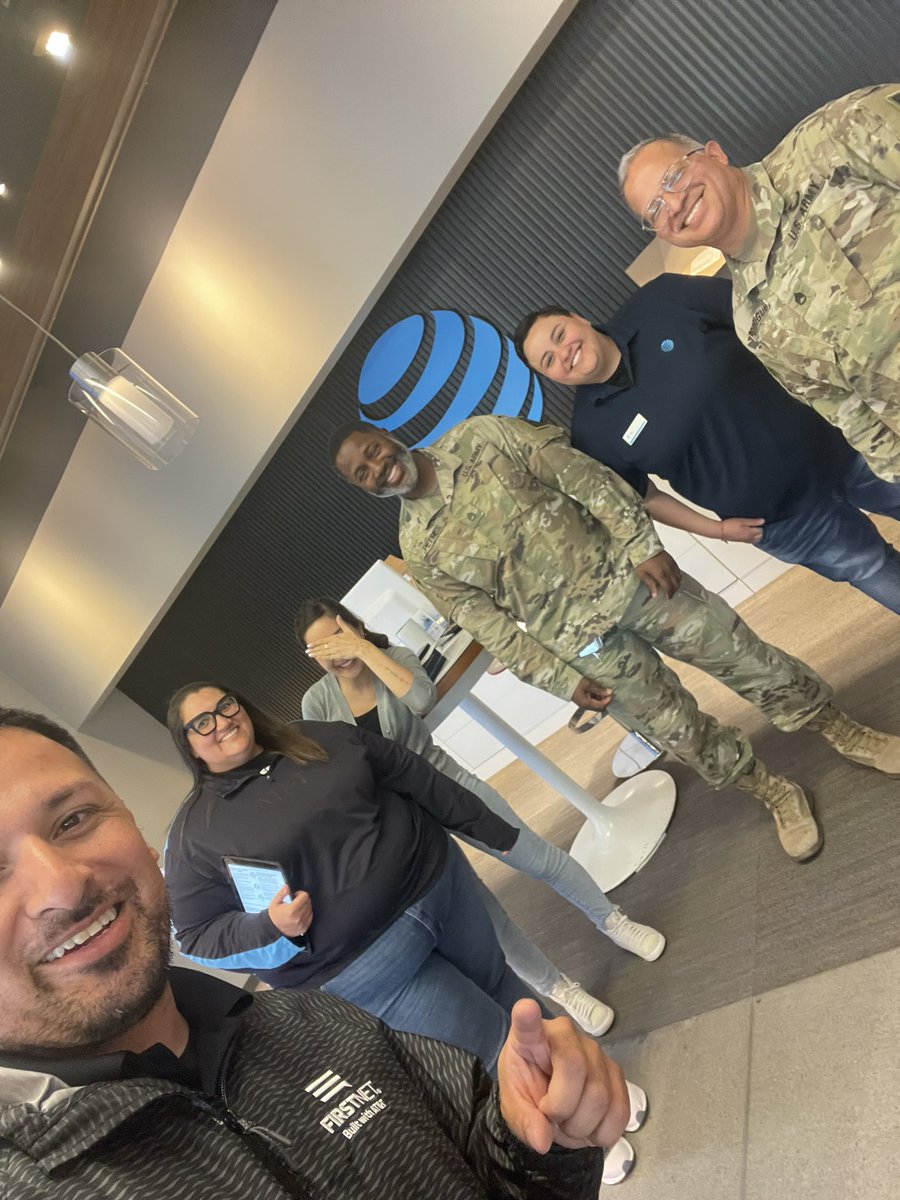 The Fountains showing our Armed Forces gratitude through our best ‘Military Appreciation Month’ offers!! 💙@FrankV0113 @ChantacaEPTX @JaimeABQ @Liz_Arch1 @NTX_Market @EPTXMarket @gowestregion #LifeatATT #MilitaryAppreciationMonth