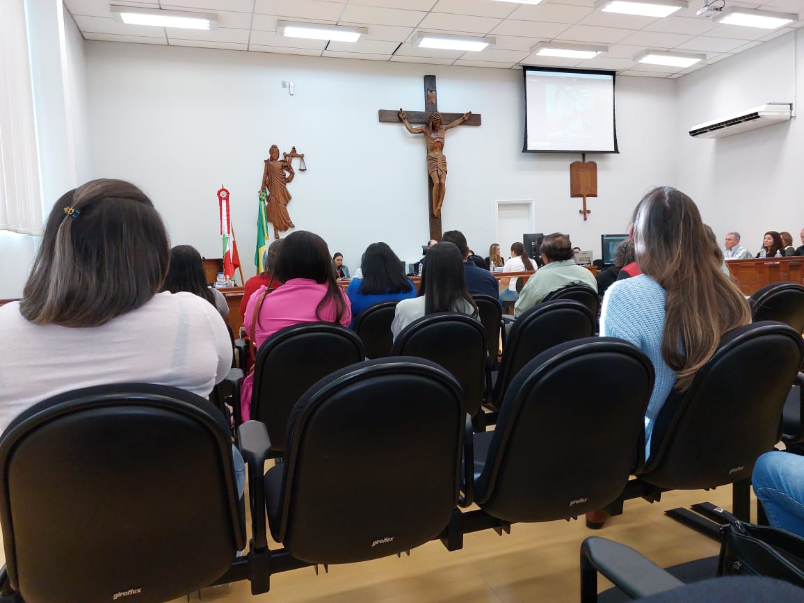 mpscnoticias's tweet image. O Tribunal do Júri da Comarca de #Joaçaba está julgando, agora, o homem acusado de matar a enteada de dois anos para se vingar da ex-companheira. O crime aconteceu em #TrezeTílias, em 26 de abril de 2022. 🧵