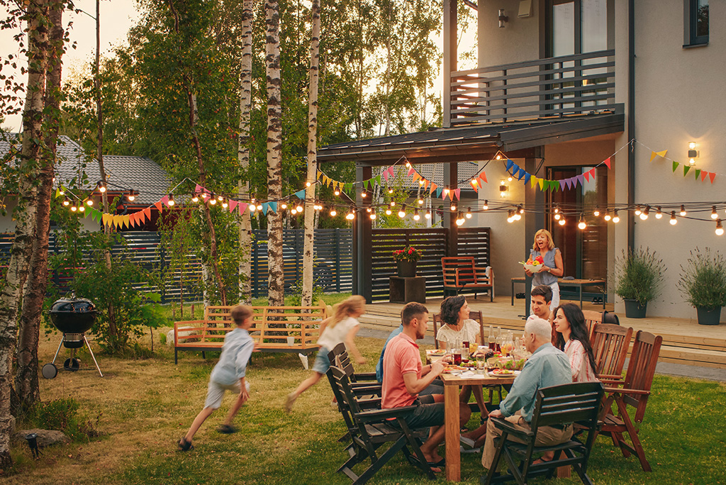 JenLSRealtor's tweet photo. Want to learn how to create a backyard oasis ...https://t.co/b813b8YdCs https://t.co/52ydqtwirR