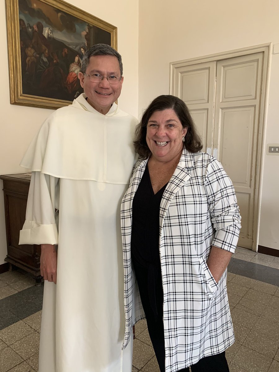 En Roma, visitando Santa Sabina, con el padre maestro de la Orden Dominica, Gerard Francisco Timoner,O.P. @radio_santarosa es una radio pastoral de @SODOMCO Un feliz encuentro.