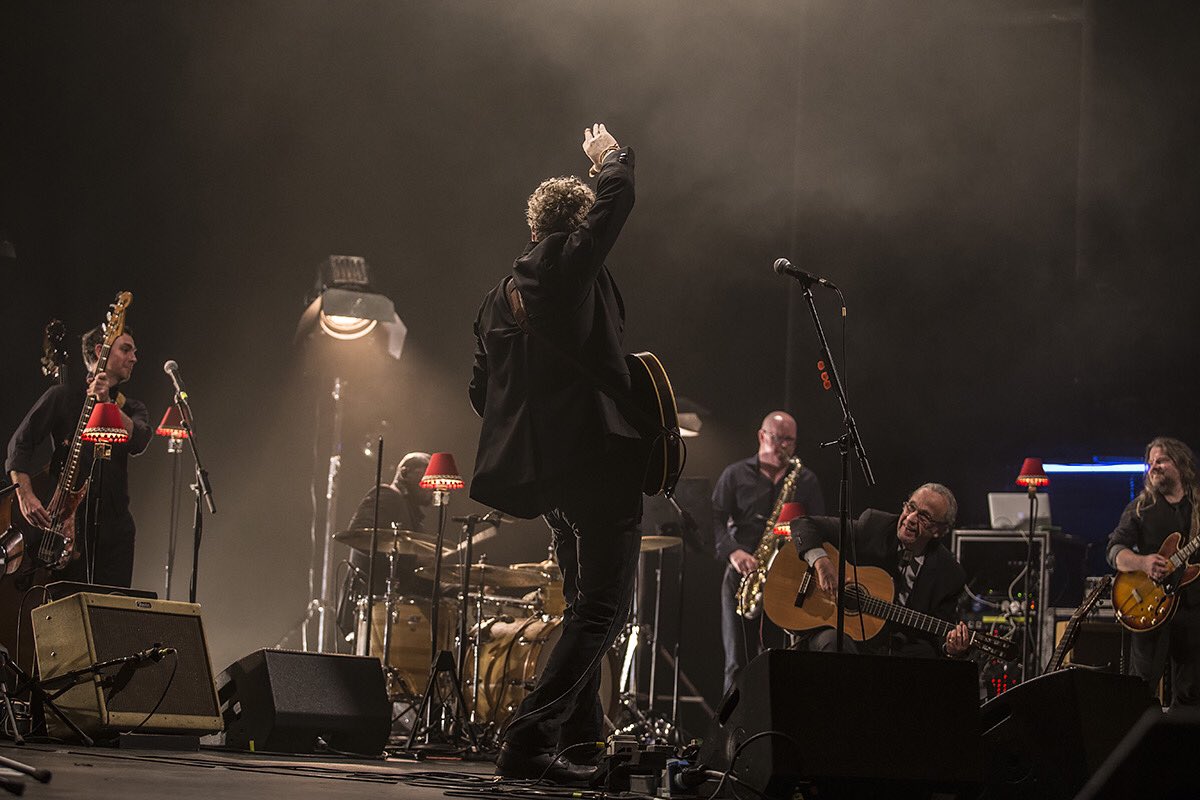 Glen Hansard tweet media