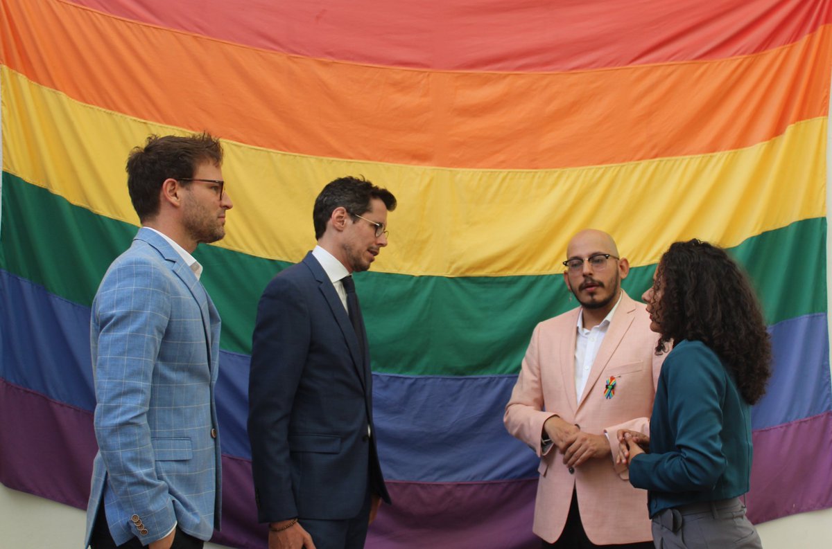 Movimiento SOMOS ✊🏽✊🏻✊🏿🌈 tweet media