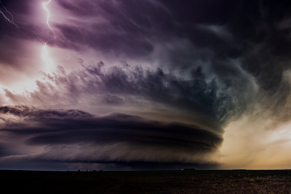 GhostTrainPhoto's tweet photo. Still going through all the photos from the 5/5/23 cell near Hayes Center, NE. One of the best storms I've ever witnessed. This is why we chase! https://t.co/mIbKUUEkgu