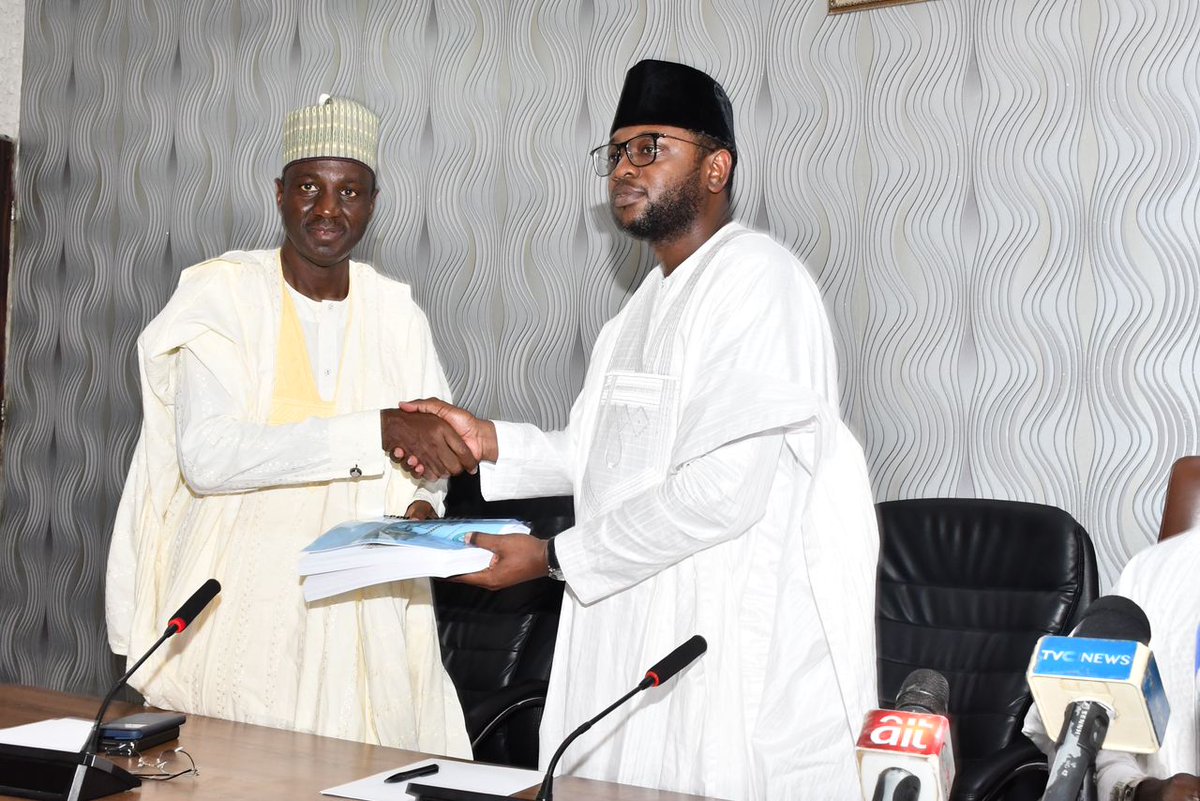NEDCOfficialNg's tweet photo. Following a directive by President Muhammadu Buhari for the immediate resumption of the New Governing Board of the North East Development Commission in an acting capacity, the Board has assumed charge of the commission's affairs. The NEDC Board officially took over operations in a brief ceremony held at the commission's headquarters in Maiduguri, Borno State.
The board assumes its acting role to ensure that critical operations and services within the NEDC are not disrupted pending confirmation by the Senate.
The pioneer MD/CEO, Mohammed Goni Alkali, had previously handed over the reins of administration to Grema Ali following the expiration of the past management's tenure on the 7th of May 2023.
However, Ali Grema today the 19th of May 2023, passed on the barton to Umar Abubakar Hashidu to take up leadership position as the Acting MD of the NEDC.
#NorthEast 
#BuildingBackBetter #NEDC