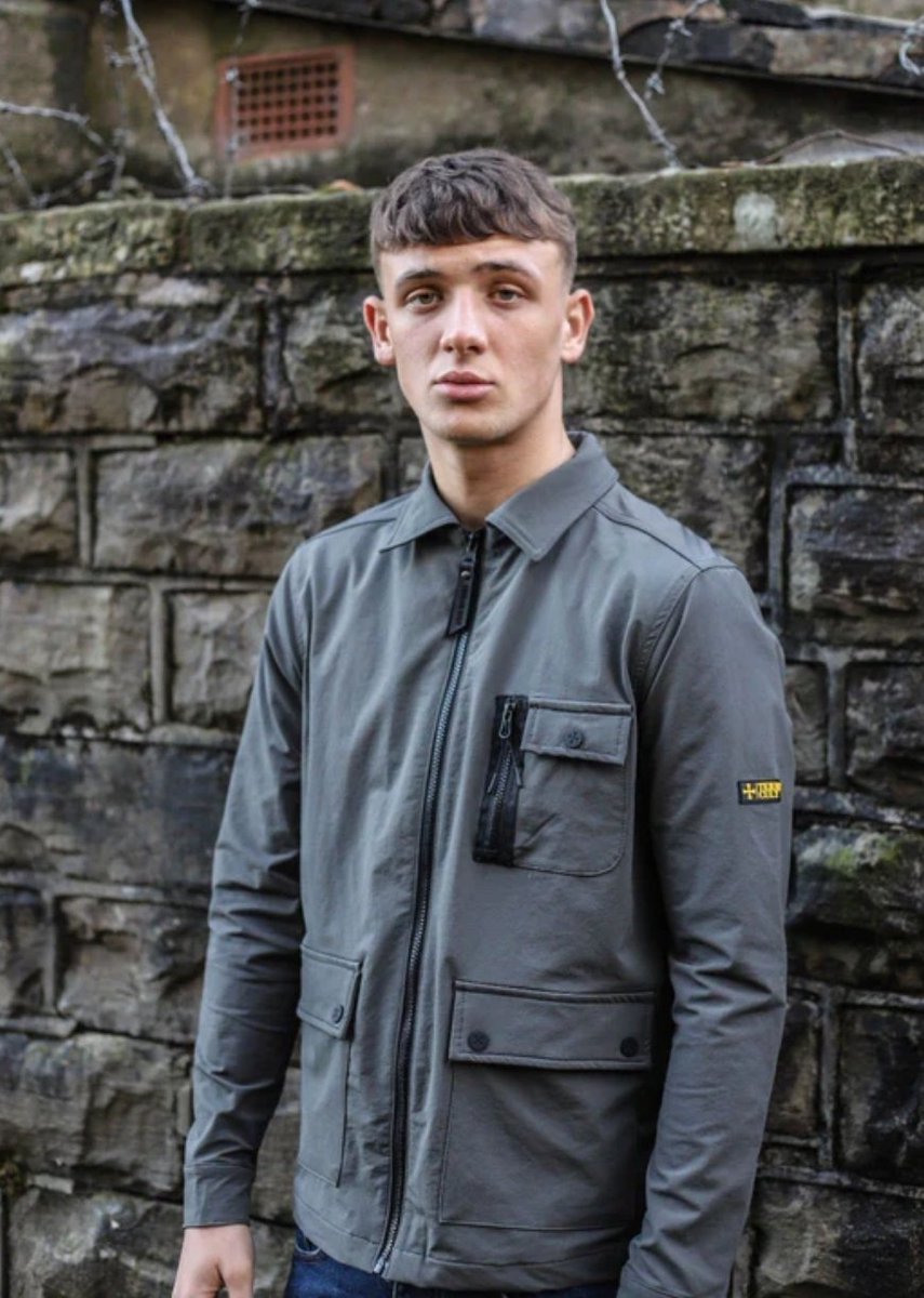 To win a Pietro Overshirt produced by <a href="/terrace_cult/">Terrace Cult</a> 

Follow them, retweet this tweet and reply with #UpTheIndies

3 colours available, plenty of sizes, winner picks colour and size, winner will be randomly picked at 10pm if I'm awake, maybe morning 

Support smaller businesses