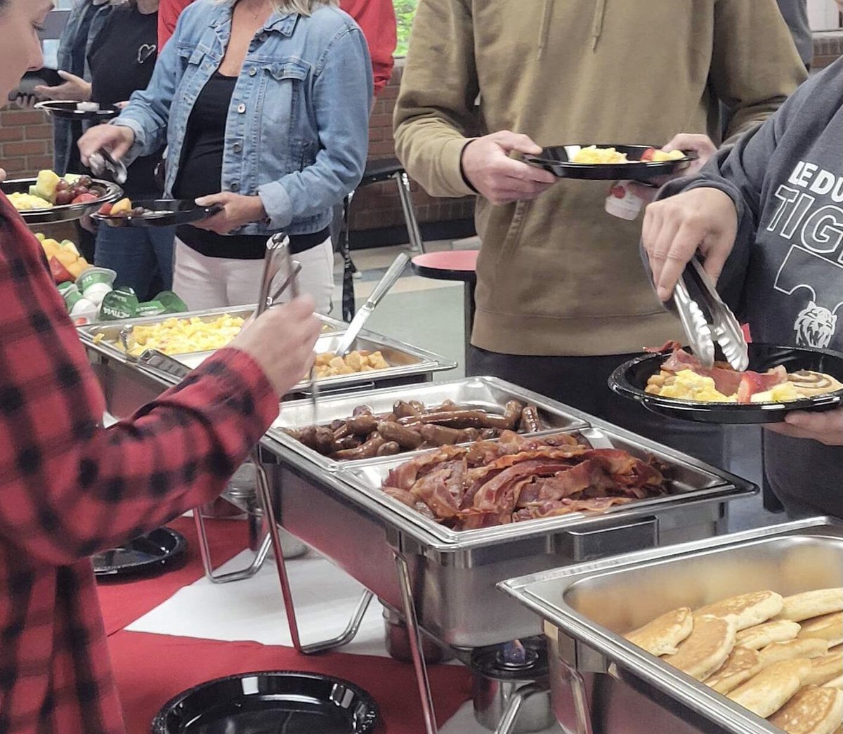 apuliacatering's tweet photo. Breakfast Thank you for trusting us with your catering needs. #BlackGoldSchoolDivision#FortSaskRec #ThisIsOurLeduc @DCC #Cityfortsask #FortSaskRecDCC Visit @www.apuliacatering.ca #fortsask #fortsaskatchewan #yeg #catering #yegfood #shpkfood #cityfortsask #sherwoodpark https://t.co/UjfXEd0VLb