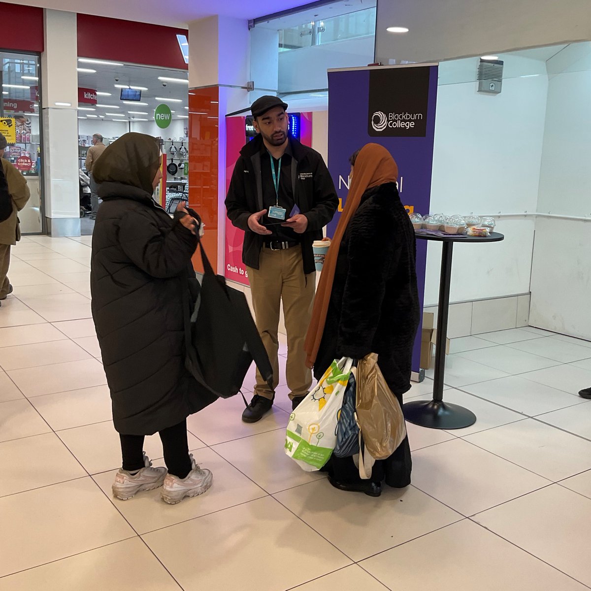 bbcollege's tweet photo. Had an amazing week exploring Lancashire for #LearningAtWork Week! 😃

Our free Distance Learning and HTQ courses have been as popular as our free cupcakes! 🧁 https://t.co/Ufo13eABOl https://t.co/iq8CM3BO0z