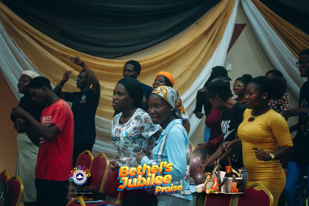 RccglscAkure's tweet photo. Beautiful Gate choir led us into the presence of the Lord 

#rccglsc #lscakure #lsccampdavid #livingseedchurch #akure #rccg #rccgworldwide #rccg #LSCchurchinakure #ondo #ondotrends #nigeria #rccgcamp #redeemed #bethel #anniversary #1stanniversary #1stbirthday https://t.co/Ua6wrqGwuY