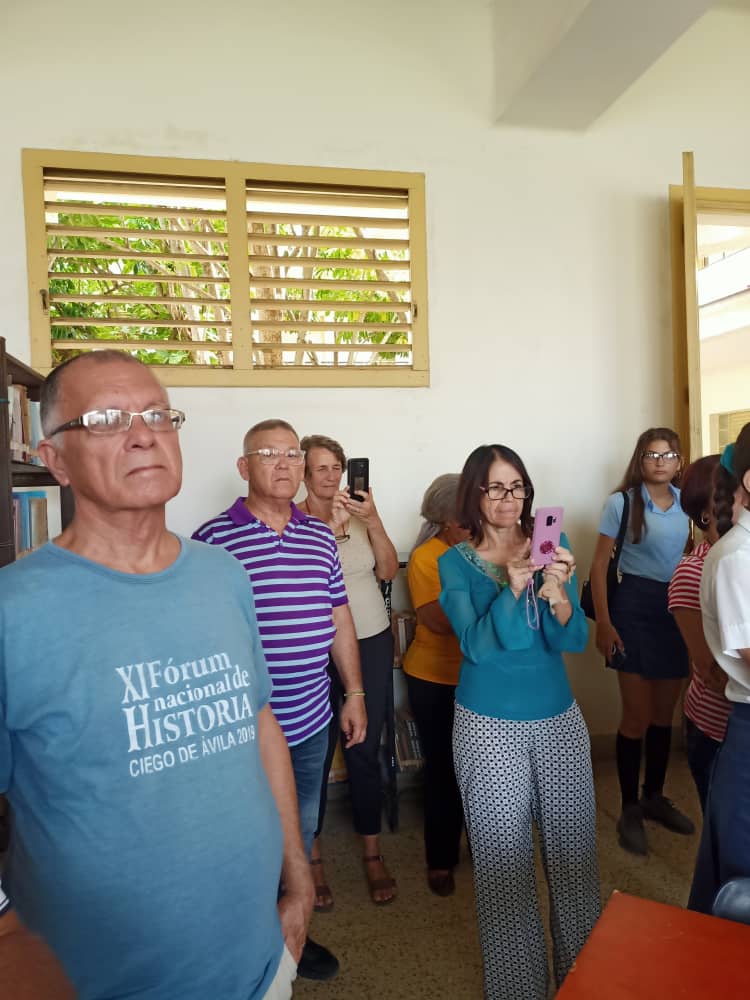 Se inaugura la Sala Especializada de Literatura Martiana en la Biblioteca Pública Roberto Rivas Fragas  con la presencia de los Órganos de las Sociedades Culturales de Base José Martí, presente en ella la EICMA .
Experiencia maravillosa!