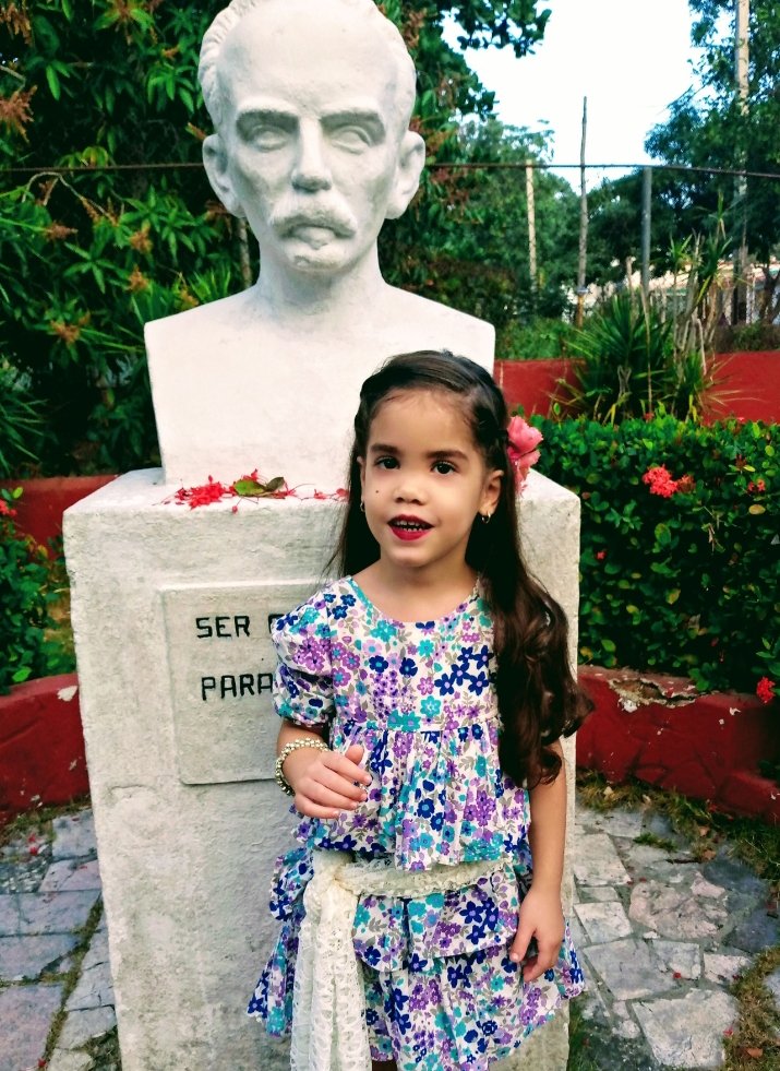 💋"El alma trémula y sola,
Padece al anochecer,
Hay baile, vamos a ver:
¡La bailarina española!"♥️

👉  Nuestro 🔖#MartiVive 🇨🇺
sigue siendo tendencia!!! 
De lujo están las redes...
 
🛑👇