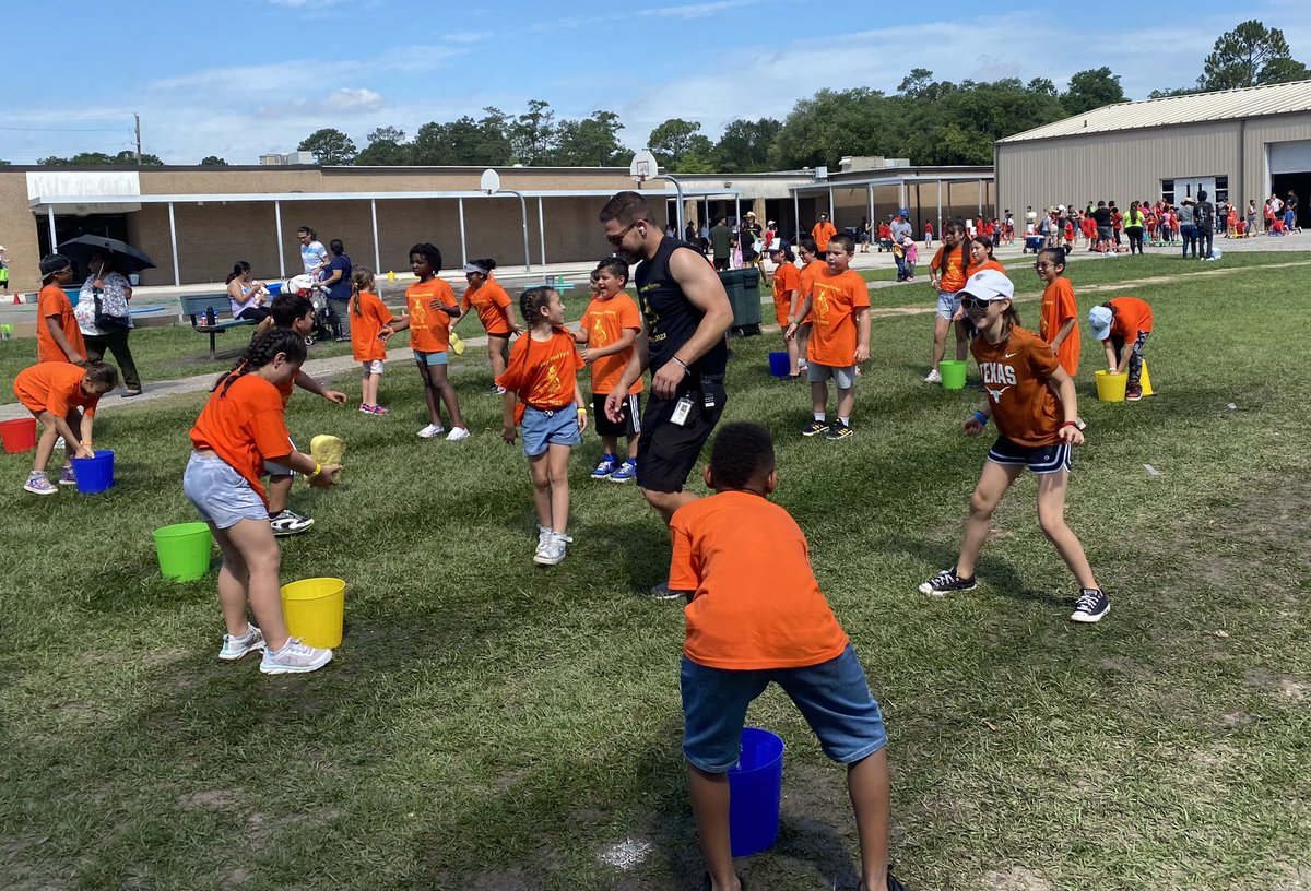 Rhonda Stowe (@baxrhonda) on Twitter photo Thank you to the volunteers from <a href="/KleinForest/">Klein Forest HS</a> helping out with our Field Day <a href="/GreenwoodKISD/">Greenwood Forest</a> We appreciate you! #KleinFamily Thank you to the volunteers from <a href="/KleinForest/">Klein Forest HS</a> helping out with our Field Day <a href="/GreenwoodKISD/">Greenwood Forest</a> We appreciate you! #KleinFamily