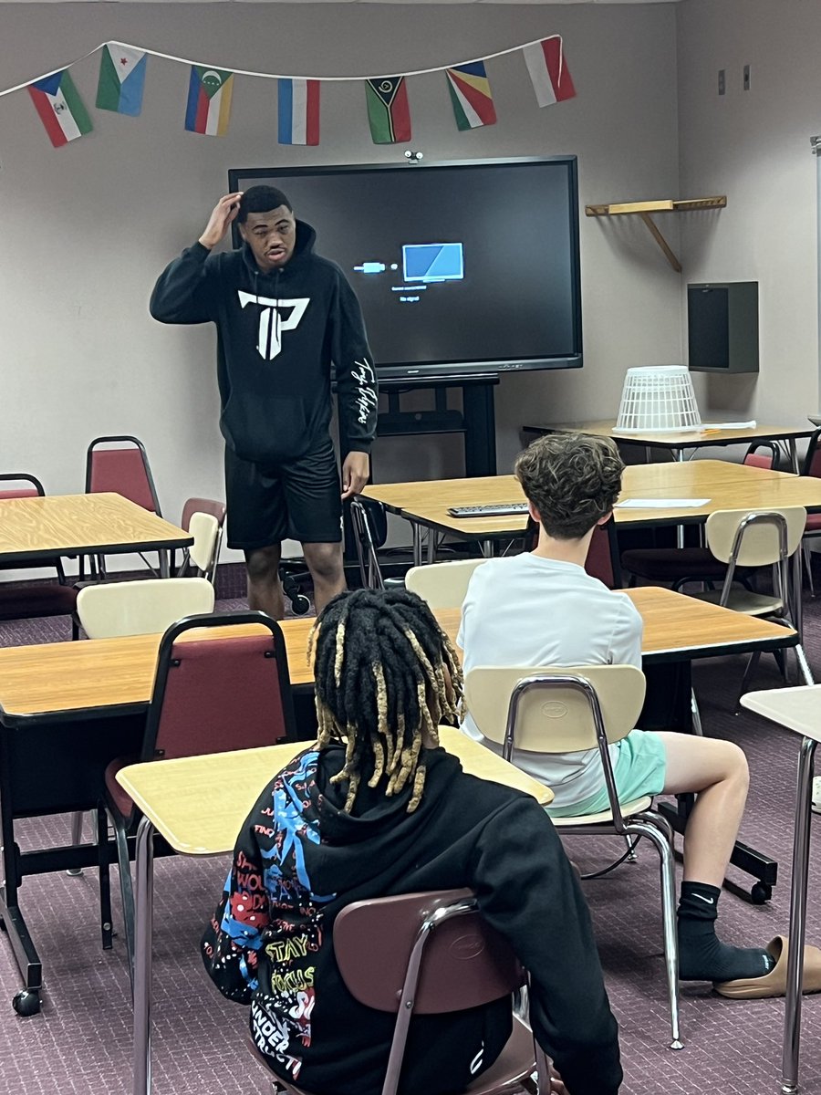 Thank you FCV/LN grad and current Iowa Hawkeye basketball player for coming to speak to our 7th grade boys basketball team about what it takes to be a Student Athlete. @lnwildcats