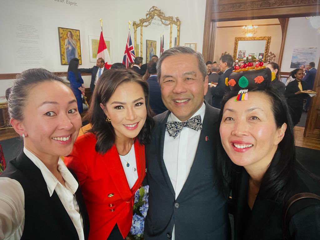 Special evening of celebrating Asian Heritage Month in the Governor’s suite at Queens Park <a href="/HsiungTiffany/">Tiffany Hsiung</a> <a href="/JeeYunTV/">Jee-Yun Lee</a> <a href="/deannavwong/">Deanna Wong (黃詠芷 )</a> @Wong_Albert