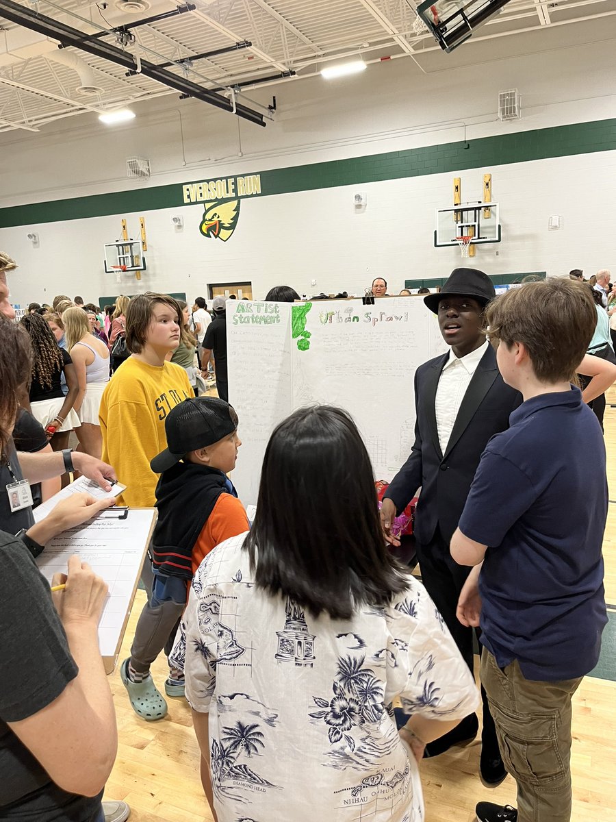 mrsphelpsteach's tweet image. It was great to see my former students presenting their cross-curricular projects today! All their hard work and preparation paid off! Excellent work, @urban8th