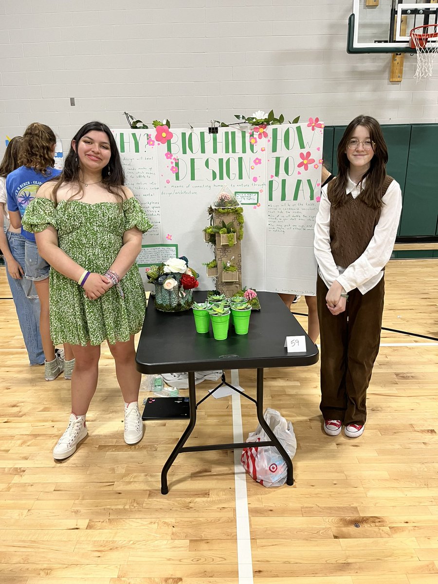 mrsphelpsteach's tweet image. It was great to see my former students presenting their cross-curricular projects today! All their hard work and preparation paid off! Excellent work, @urban8th