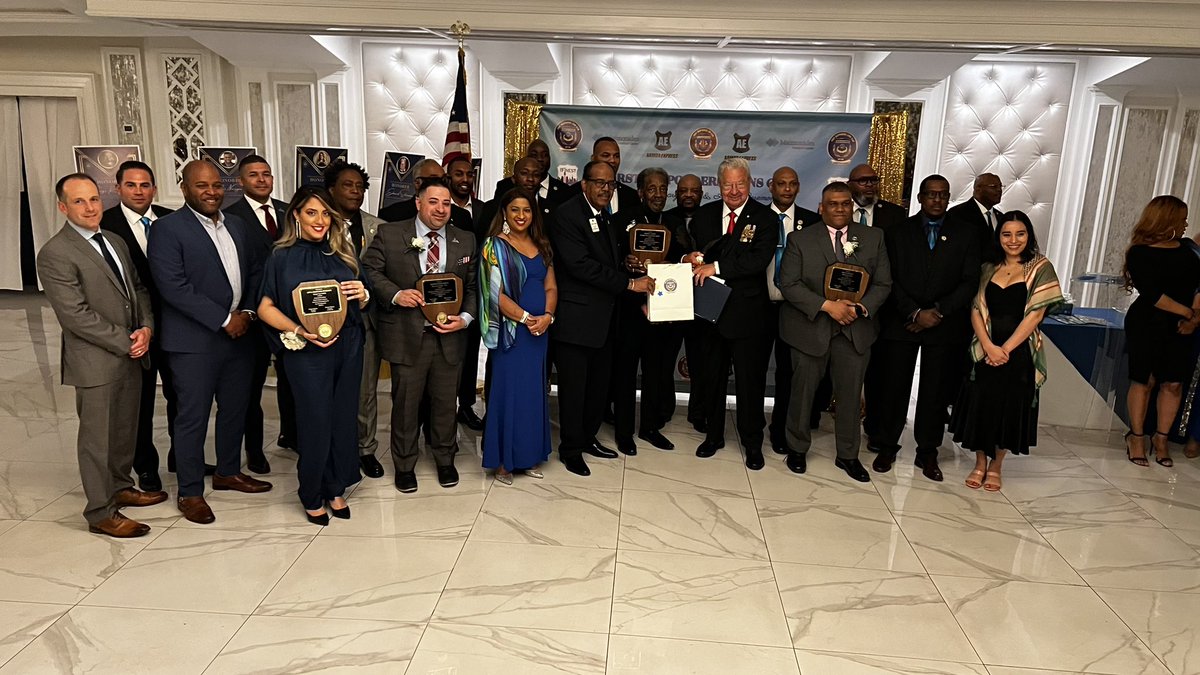 Incredible gala last night for @lionsclubs  First Responders Lion’s Club 1st anniversary. Thank you for honoring me for my work with @thankyounypd along with 4 other remarkable people. I am truly humbled. In attendance @NYPDChiefOfDept, @NYPDdcer, @RetiredNYCPD, and many more.