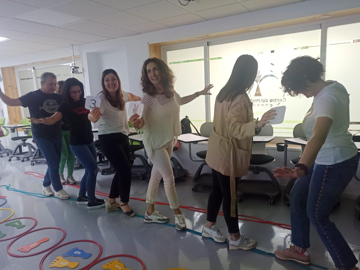 Magníficos Talleres dentro del curso de ámbito <a href="/cepcordoba/">CEP Córdoba</a> JORNADAS DE INFANTIL: CON MUCHO SENTIDO (231408GE074) Arte y expresión creativa. Musicoterapia. Educando con Magia #xuxoRuiz Muchas gracias a todos los/las participantes!! <a href="/maestromsanare/">Miguel Santos Arévalo</a>