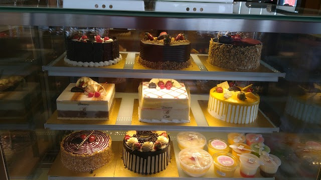 Random Bakery tweet media