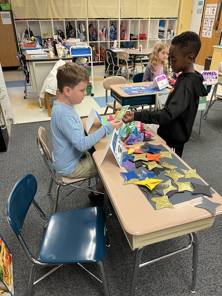 Enterprise Day in 2nd Grade was incredible this year! Students created awesome products and learned about being producers and consumers. <a href="/underwoodgtm/">underwoodgtm</a> #economics 🤓🍎🦄