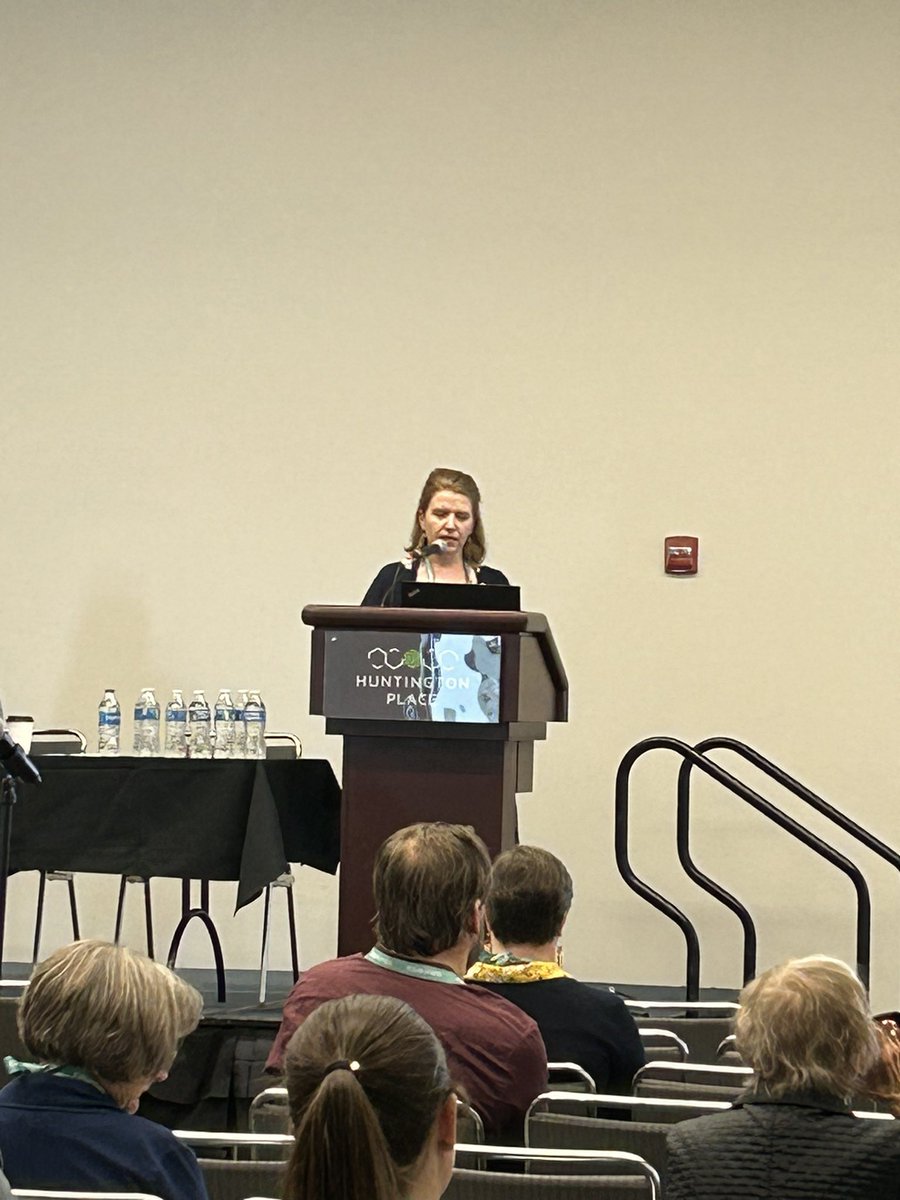 Brenda M. Linares, MLIS, MBA, AHIP tweet media