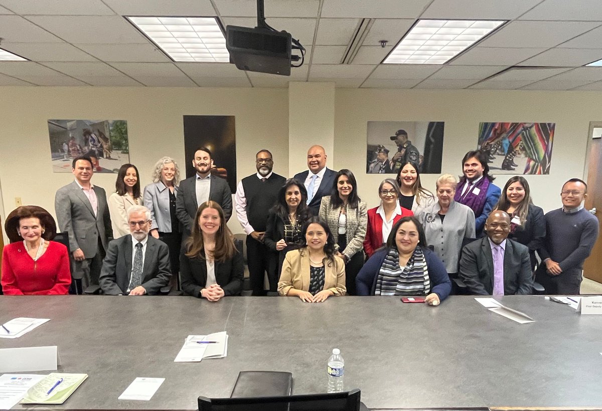 What an encouraging meeting we had with Commissioner Nancy Andrade <a href="/ChiCCHR/">Chicago Commission on Human Relations</a>! This advocacy action by members of the Mexican and Jewish communities to shed light on hate crimes, is the result of our partnership with <a href="/AJCGlobal/">American Jewish Committee</a> to promote awareness and fight racism and xenophobia.