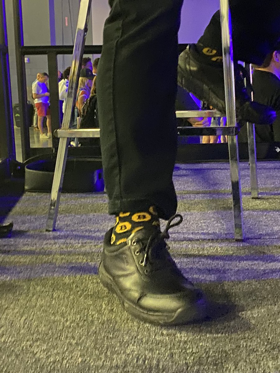 matthias_reder's tweet image. #Bitcoin Miami 2023 conference is when even the camera men is wearing Bitcoin socks 💪🧡👍😉

#BTCMiami #BitcoinMiami #btcmiami2023