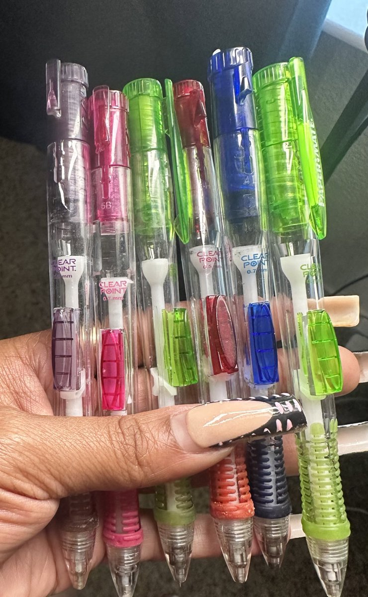 the only pencils i used in high school, no cap 😂👌🏽