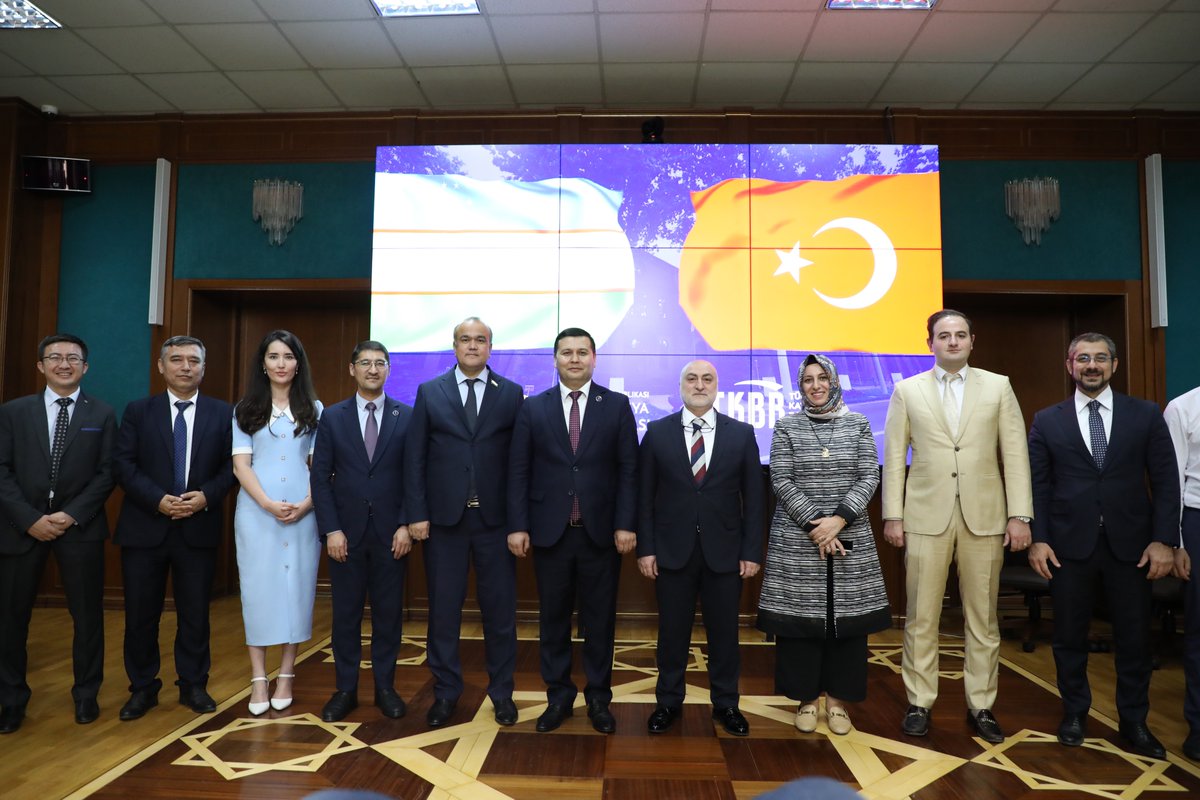 TkbbOrgTr's tweet photo. Türkiye Katılım Bankaları Birliği ve Özbekistan Bankacılık ve Finans Akademisi, İslami Finans sektörünün geliştirilmesi için 18 Mayıs 2023 tarihinde Özbekistan'ın Taşkent şehrinde bir Mutabakat Zaptı (MoU) imzaladı.

Detaylı Bilgi 👇
🔗https://t.co/tNxc6GY4df https://t.co/8nHEW5WS6K