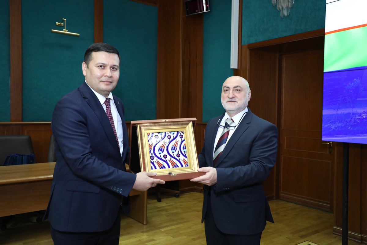TkbbOrgTr's tweet photo. Türkiye Katılım Bankaları Birliği ve Özbekistan Bankacılık ve Finans Akademisi, İslami Finans sektörünün geliştirilmesi için 18 Mayıs 2023 tarihinde Özbekistan'ın Taşkent şehrinde bir Mutabakat Zaptı (MoU) imzaladı.

Detaylı Bilgi 👇
🔗https://t.co/tNxc6GY4df https://t.co/8nHEW5WS6K