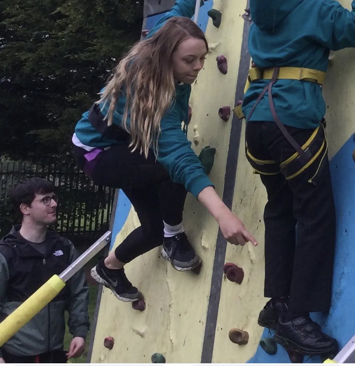 Climbing wall at Heartwood today! Great sporting challenges for children and staff! #curriculum #sports #climbingwall #adventure #swaffham #sportsfunding #learningoutsidetheclassroom 💪🏼💚🌳 @MissKACollins