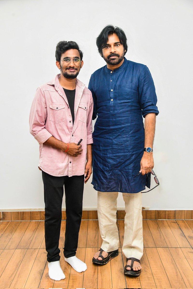 Finally With My GOD Our @janasenaparty Chief Sri.@PawanKalyan 👑 gaaru What I Need More Than This❤️🥺🙏  Eppatiki Ni Adugu jadallone Maa Prayanam Swamy....🙏
.
.
#pawankalya #OG #JanaSenaParty #PowerStar #pspk25 #pspk26 #pspk27 #pspk28 #PKSDT