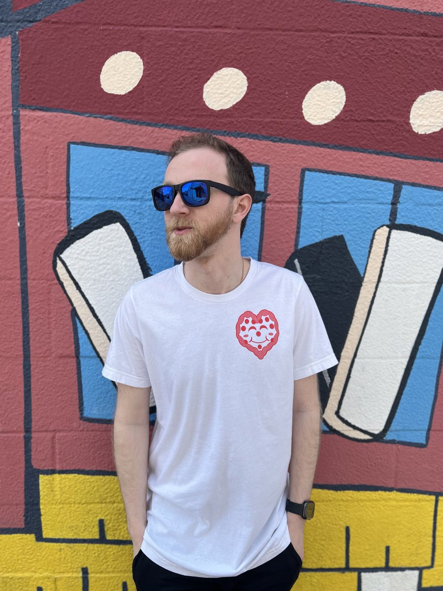 Pizza0nTheRoof's tweet photo. HAPPY NATIONAL PIZZA PARTY DAY!  

In honor of your “National holiday”, I will be giving away a t-shirt from the Pizzeria collection! All you have to do is:

1) Like and RT this post 
2) Follow me @Pizza0nTheRoof
3) Comment the size and color of the t-shirt you want! https://t.co/NjM585xL27