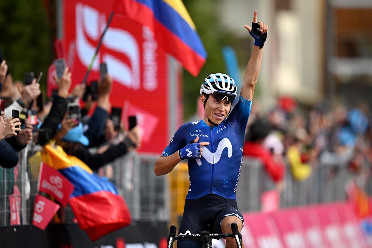Y la bandera colombiana volvió a quedar en alto.

Un día maravilloso. Gracias, <a href="/Einerrubio1/">Einer rubio</a>.

#RodamosJuntos | #Giro