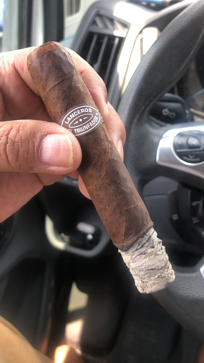 A medium full bodied, complexity cigar.. and I love the white ash… Tatuaje El Triunfador Broadleaf Original Robusto 5" * 50
