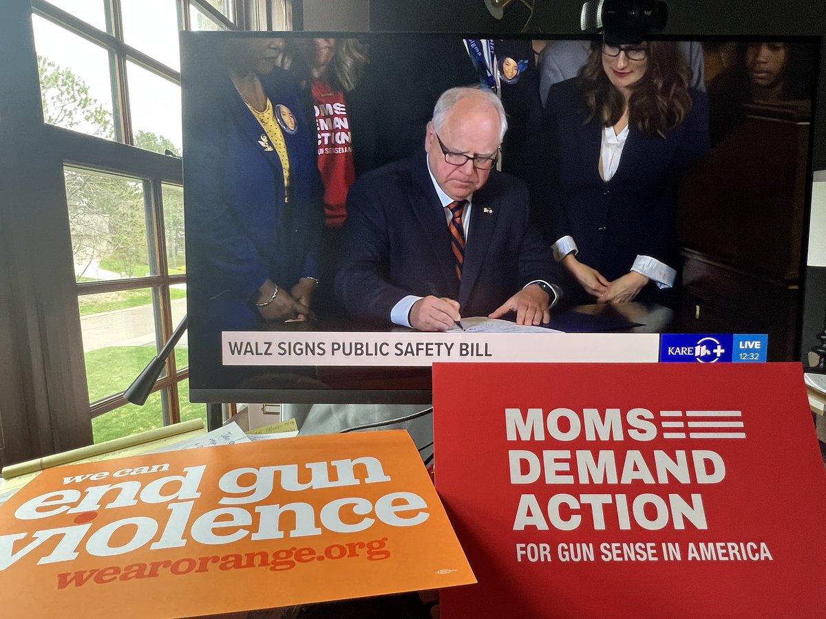 DuluthMomSarah's tweet photo. For survivors 
For families 
For law enforcement
For Minnesotans

Universal background checks and extreme risk protection orders are signed into law in Minnesota. #mnleg @MomsDemand https://t.co/p1Ep6OLF0z