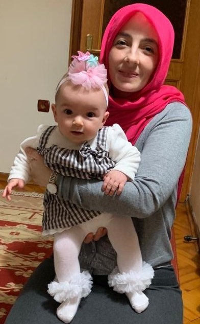Ömer Faruk Gergerlioğlu (@gergerliogluof) on Twitter photo 10 aylık tatlı bebeğin ve annesinin zindan karanlığında 4. günü!!!
Yasalar "18 aya kadar bebekli anne Cezaevine konamaz" demesine rağmen 10 aylık bebek hapiste!
Niye sesin çıkmıyor ey toplum?
Niye umurunda değil <a href="/bybekirbozdag/">Bekir Bozdağ</a>?
Yasa apaçık çiğnenirken seçimin sağlıklı 10 aylık tatlı bebeğin ve annesinin zindan karanlığında 4. günü!!!
Yasalar "18 aya kadar bebekli anne Cezaevine konamaz" demesine rağmen 10 aylık bebek hapiste!
Niye sesin çıkmıyor ey toplum?
Niye umurunda değil <a href="/bybekirbozdag/">Bekir Bozdağ</a>?
Yasa apaçık çiğnenirken seçimin sağlıklı