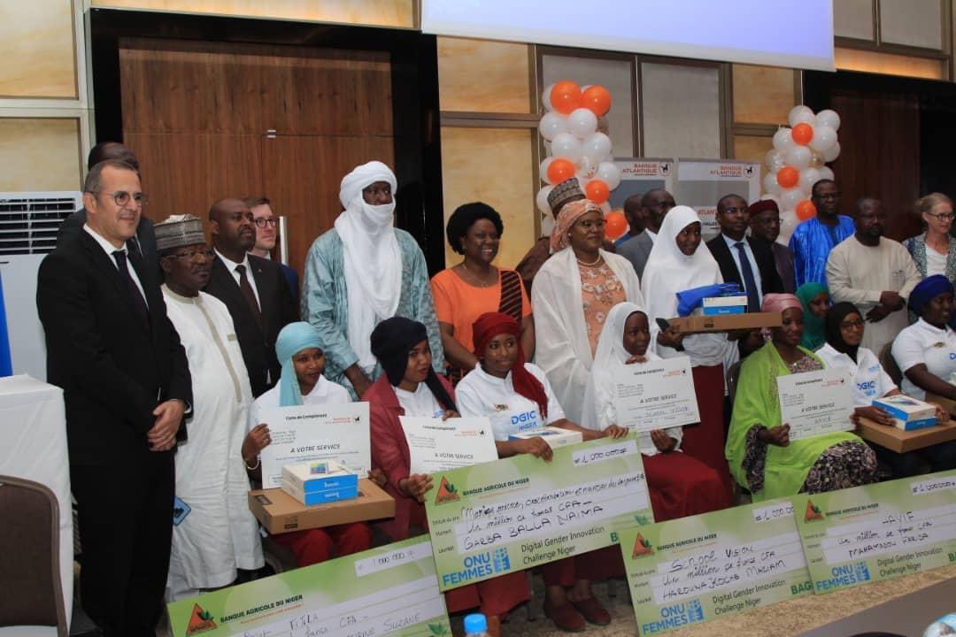 GirlsinICTNiger's tweet photo. DIGITAL GENDER INNOVATION CHALLENGE (DGIC)
Très honoré d’avoir été parmi les membres du jury de la 1ere édition du #DGIC mais aussi de désigné notre membre comme invitée au panel  organisé lors de la remise des prix.
Félicitations 🎉 👩🏽‍💻aux différentes lauréates 
@unwomenNiger https://t.co/CAcFU8lGRc